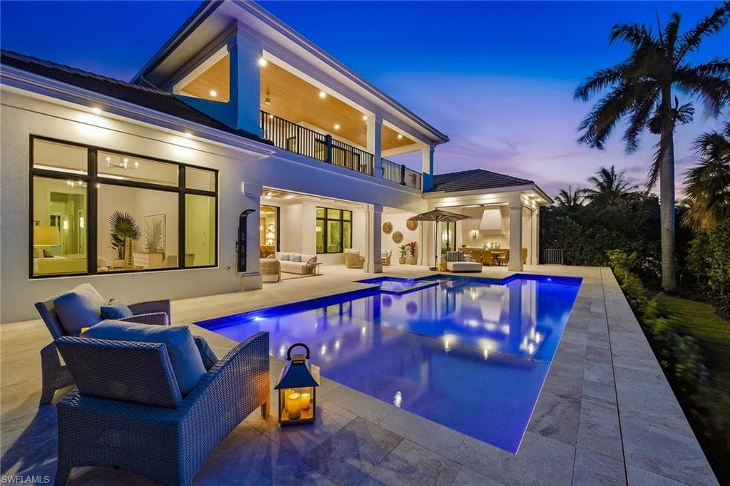 529 Neapolitan Way, Naples