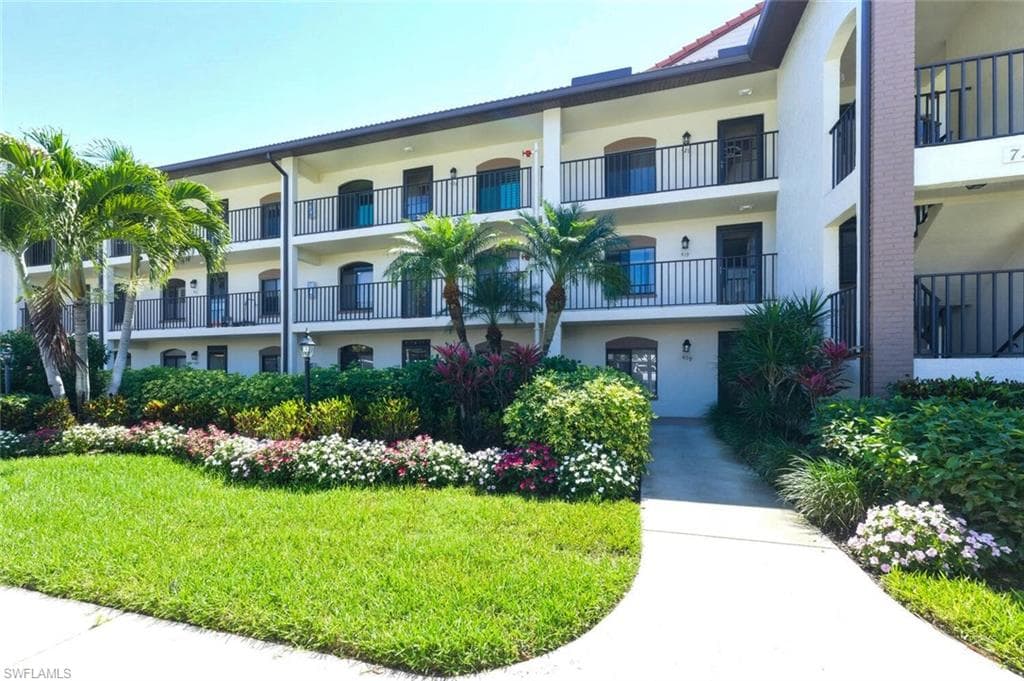 7260 Coventry Ct #405, Naples, photo 3