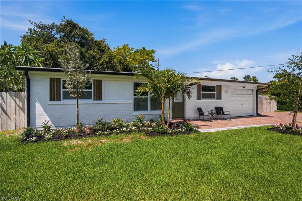 2300 Estey Ave, Naples, photo 2