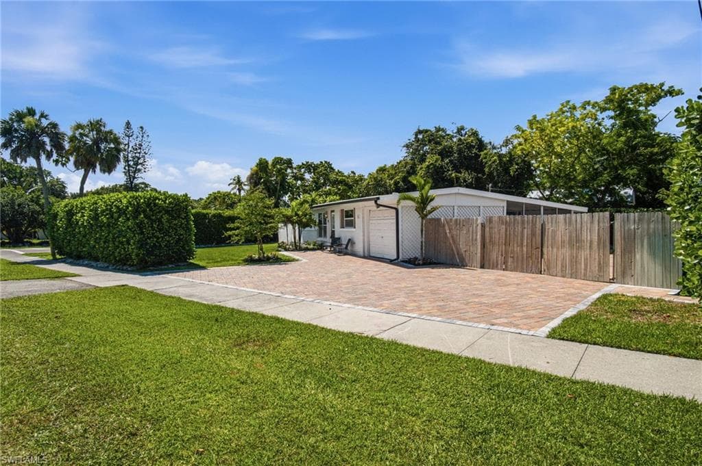 2300 Estey Ave, Naples, photo 3