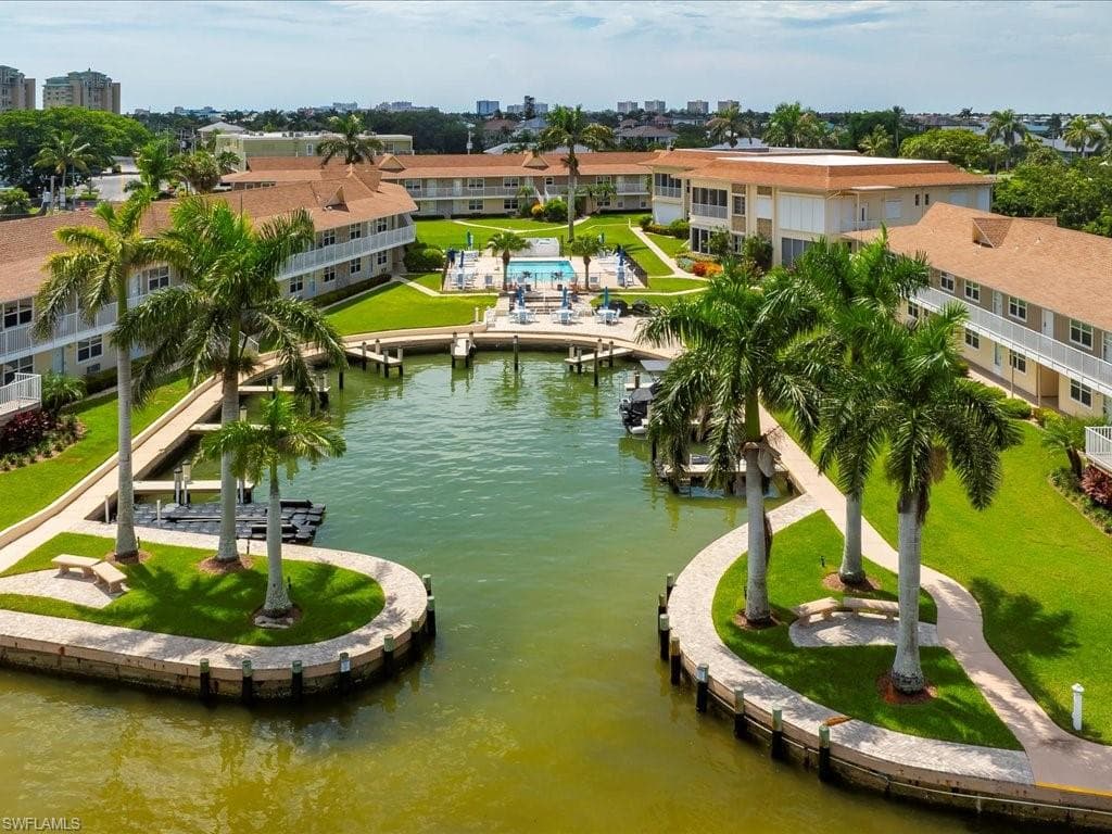 850 Palm St #e2, Marco Island