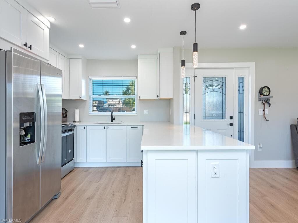 2772 Bayview Dr, Naples, photo 3