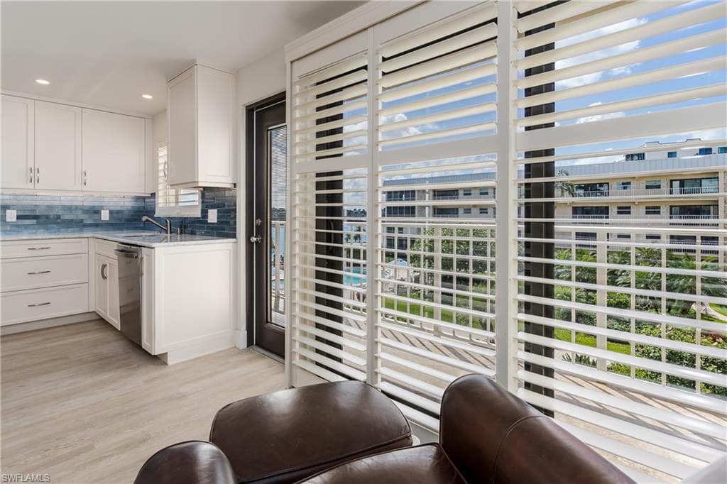 3450 Gulf Shore Blvd #305, Naples, photo 3