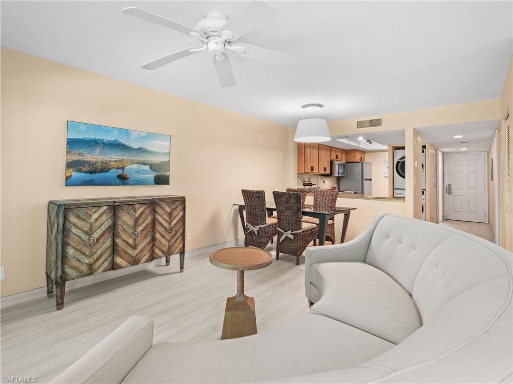 600 Neapolitan Way #127, Naples, photo 2