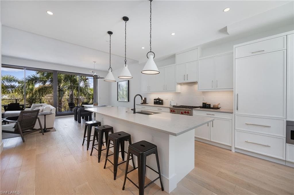 850 Central Ave #204, Naples