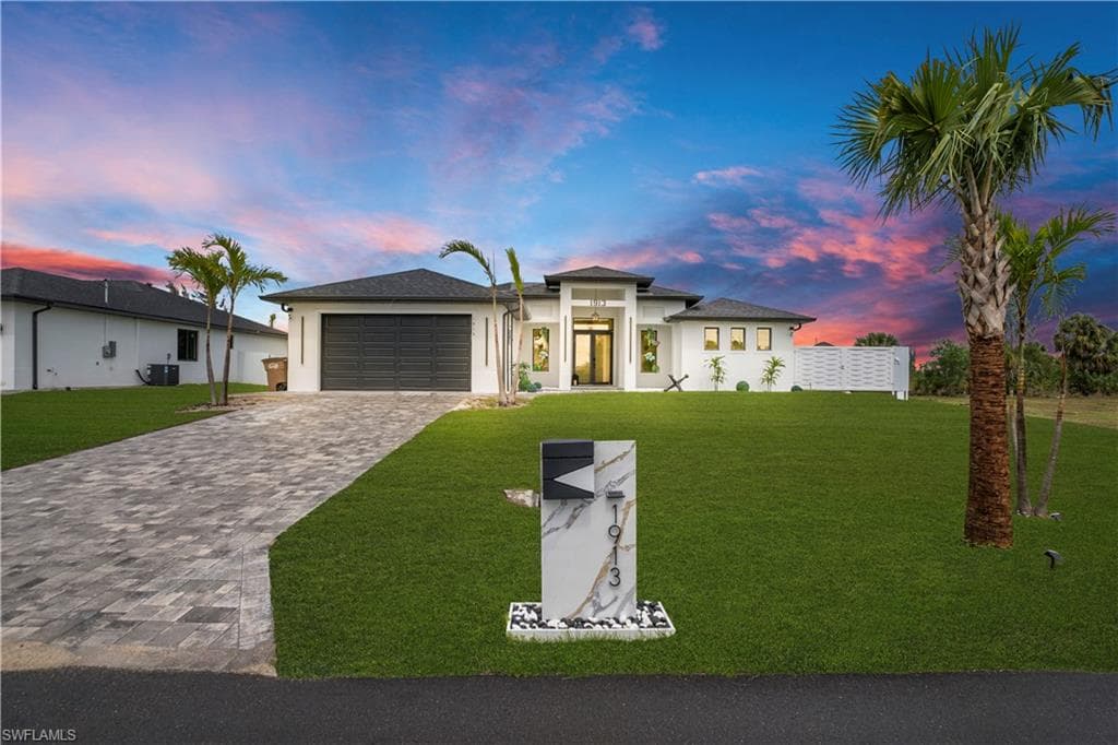 1913 34th Ter, Cape Coral
