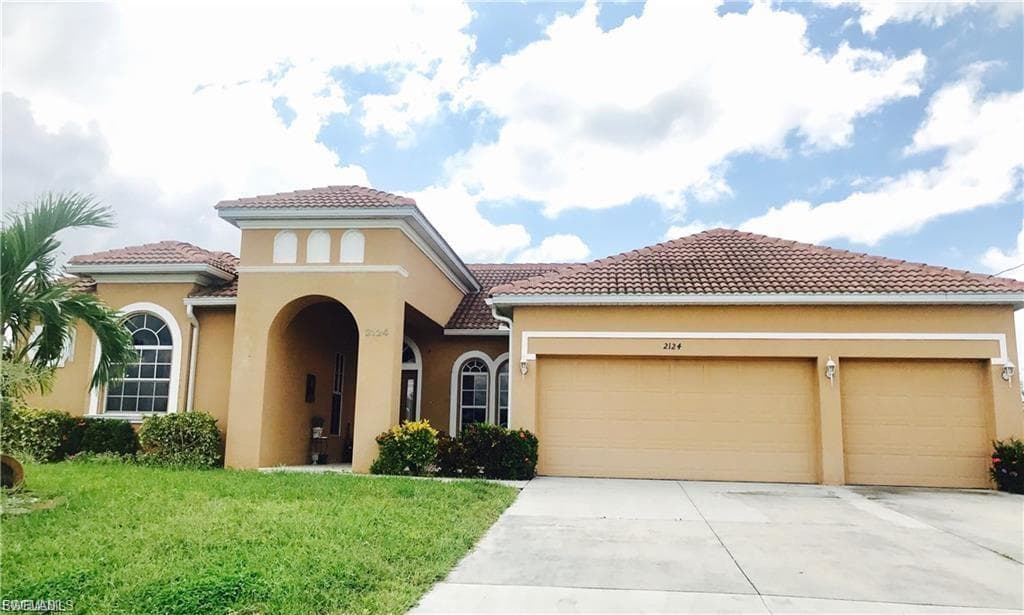 2124 Skyline Blvd, Cape Coral