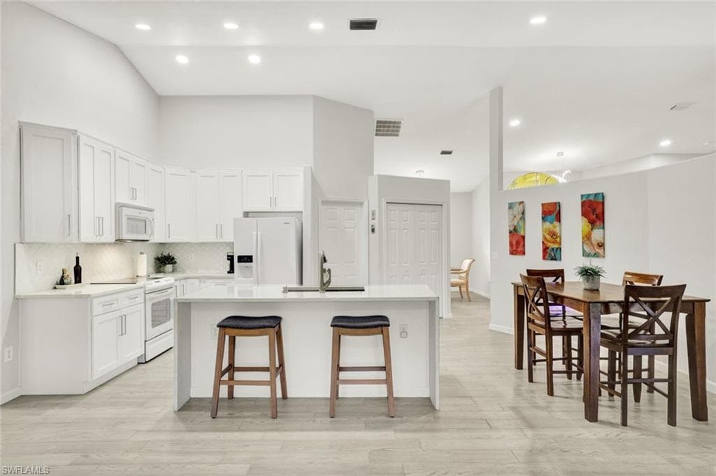 9820 Alhambra Ln, Bonita Springs, photo 2