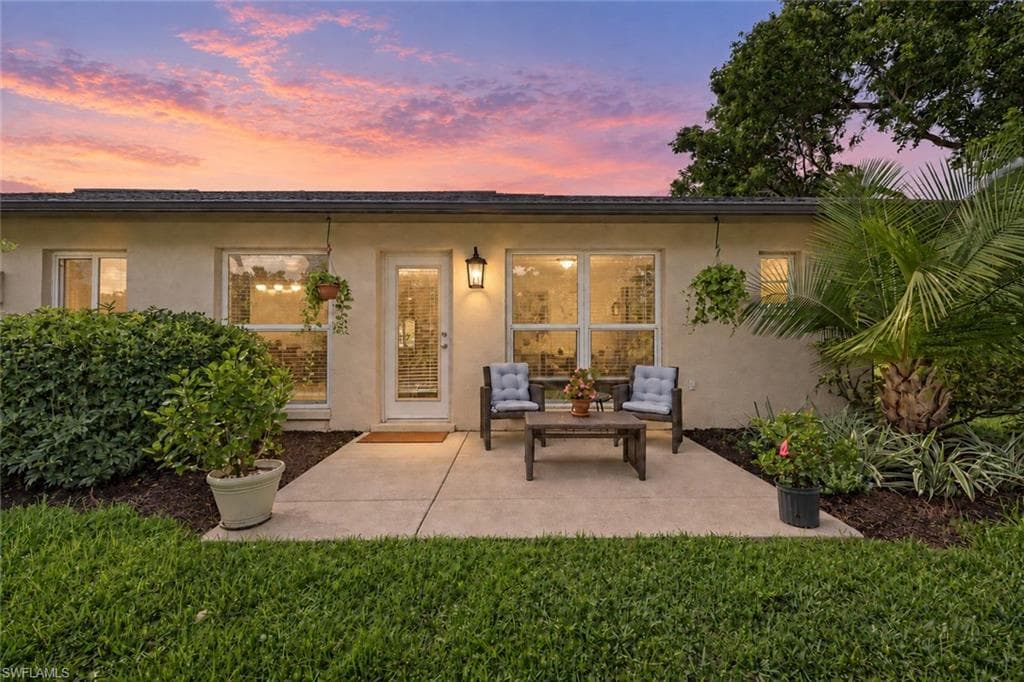 843 Palm View Dr #25, Naples