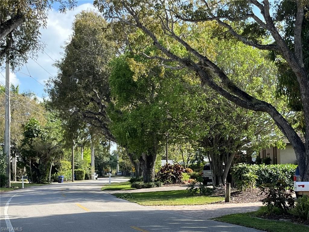 930 13th St, Naples, photo 3