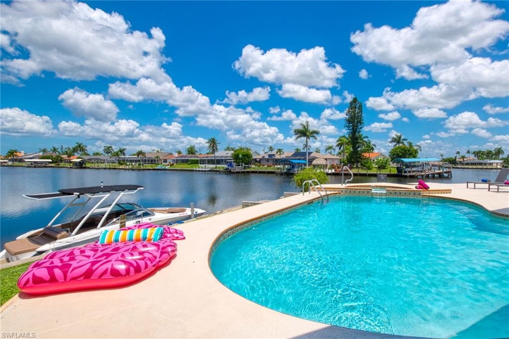 5004 5th Pl, Cape Coral, photo 3