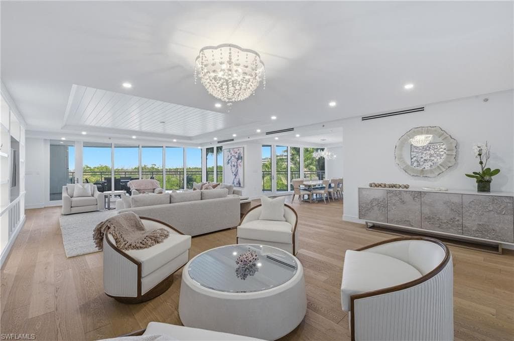 11125 Gulf Shore Dr #308, Naples
