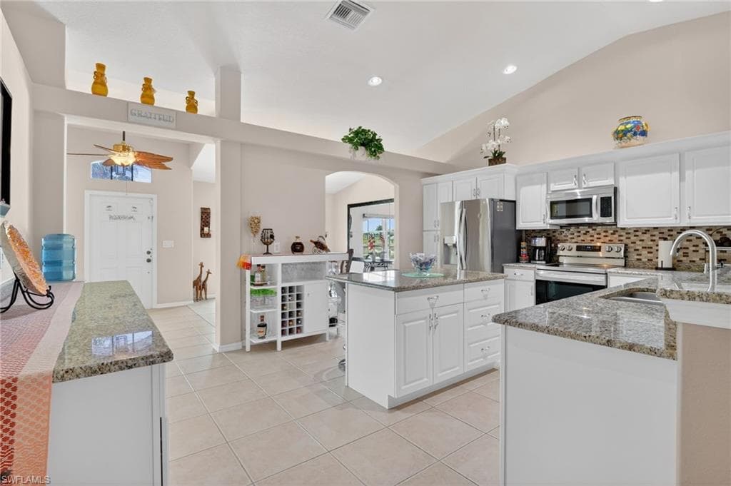 1223 40th Pl, Cape Coral, photo 2