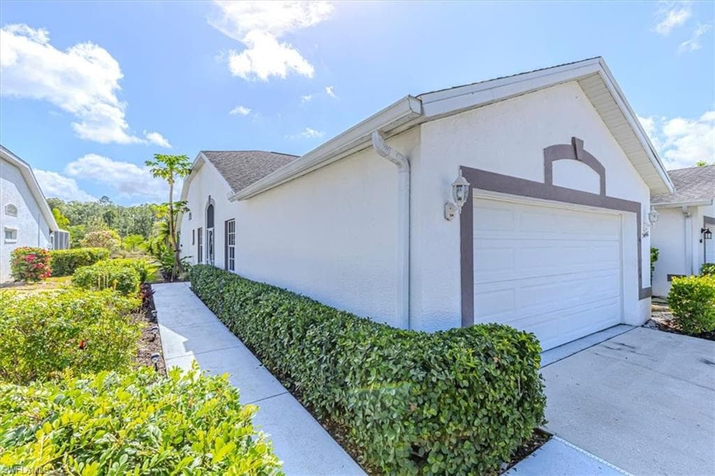 5446 Whitten Dr #19, Naples