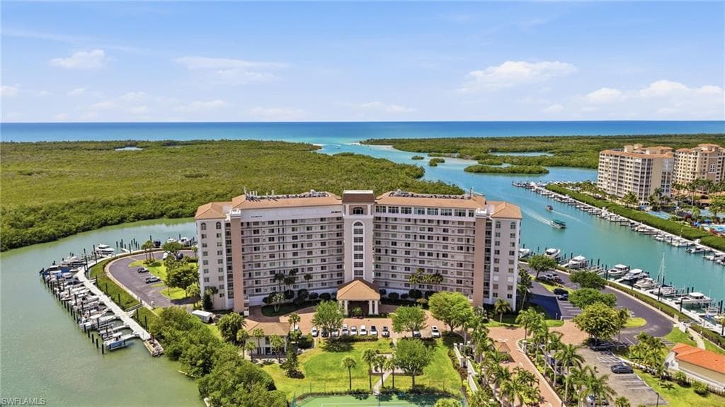 13105 Vanderbilt Dr #407, Naples