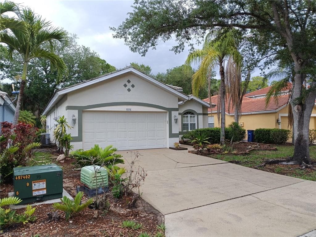 9894 Colonial Walk, Estero