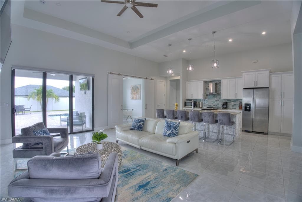 225 1st St, Cape Coral