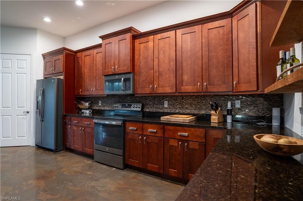 1561 Lynwood Ave, Fort Myers, photo 2