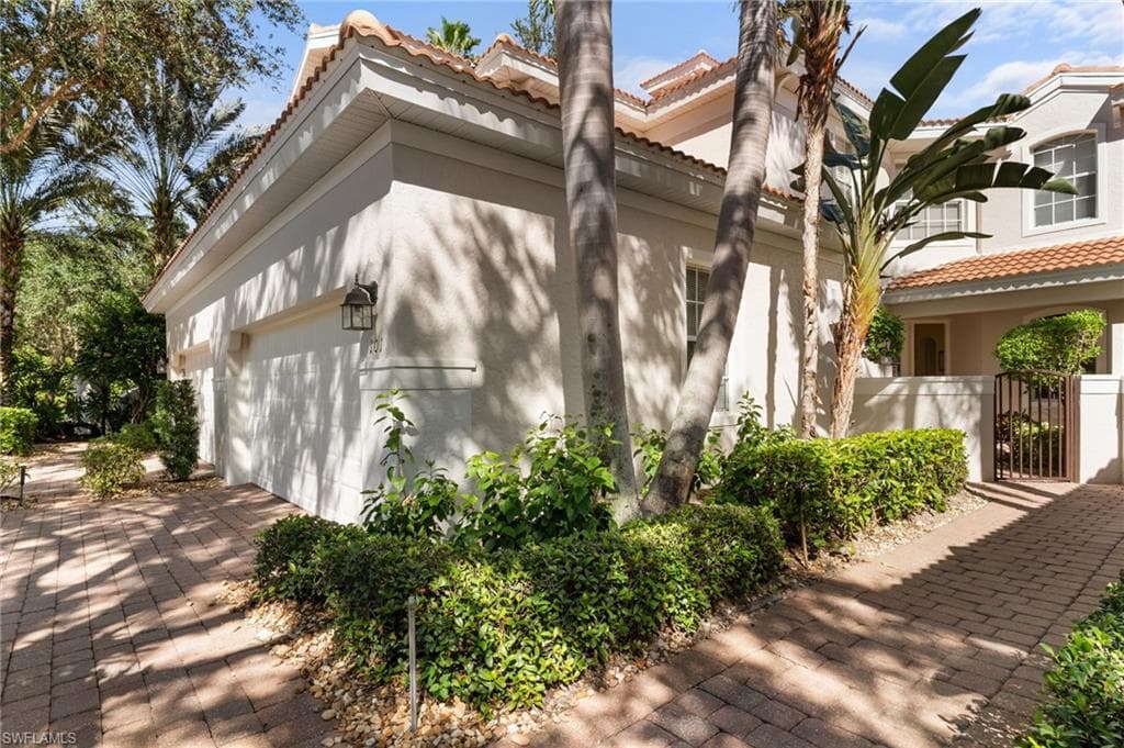 20201 Burnside Pl #101, Estero