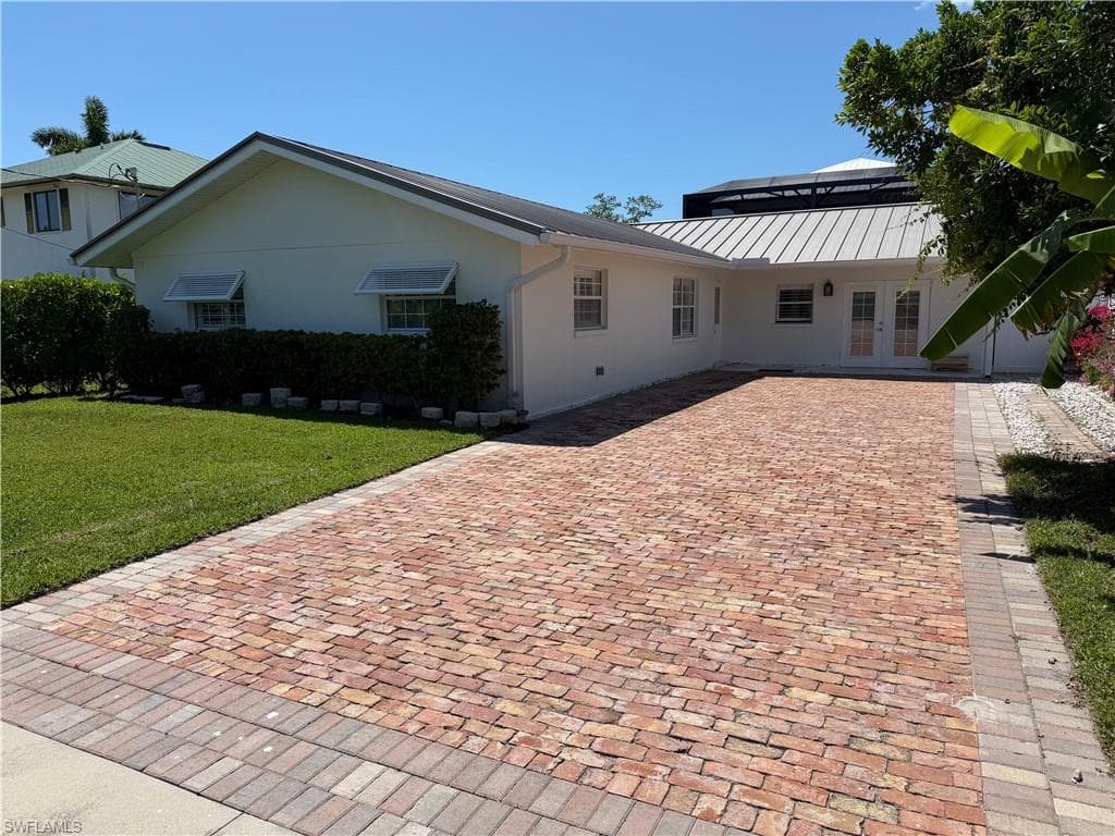 112 Capri Blvd, Naples, photo 2