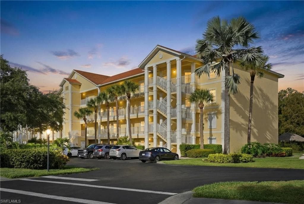 9175 Celeste Dr #204, Naples, photo 2
