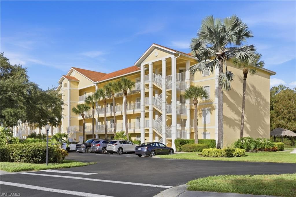 9175 Celeste Dr #204, Naples