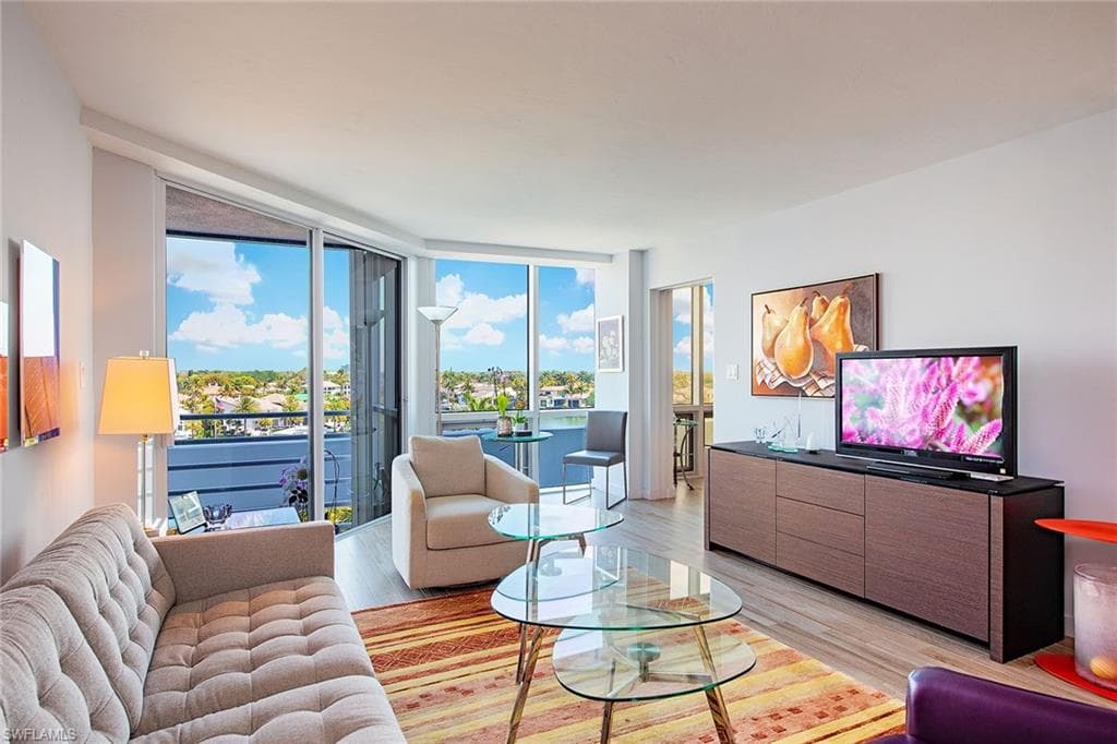 4751 Gulf Shore Blvd #704, Naples, photo 2
