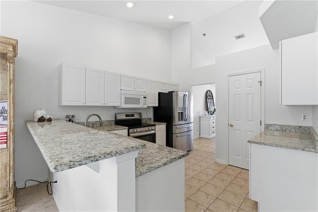 2105 29th Ter, Cape Coral, photo 2