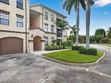 13010 Positano Cir #108, Naples, photo 3