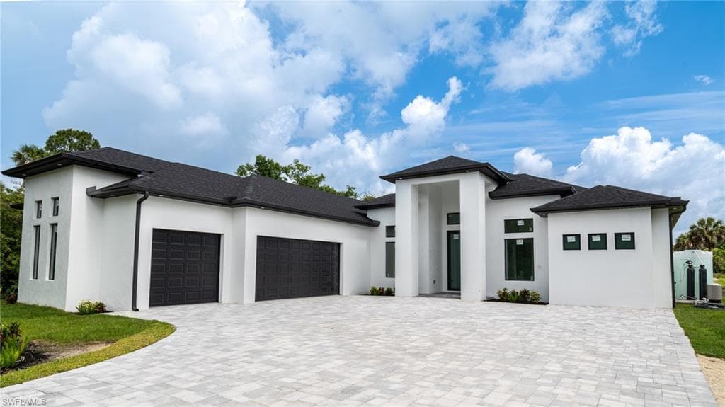 649 Golden Gate Blvd, Naples