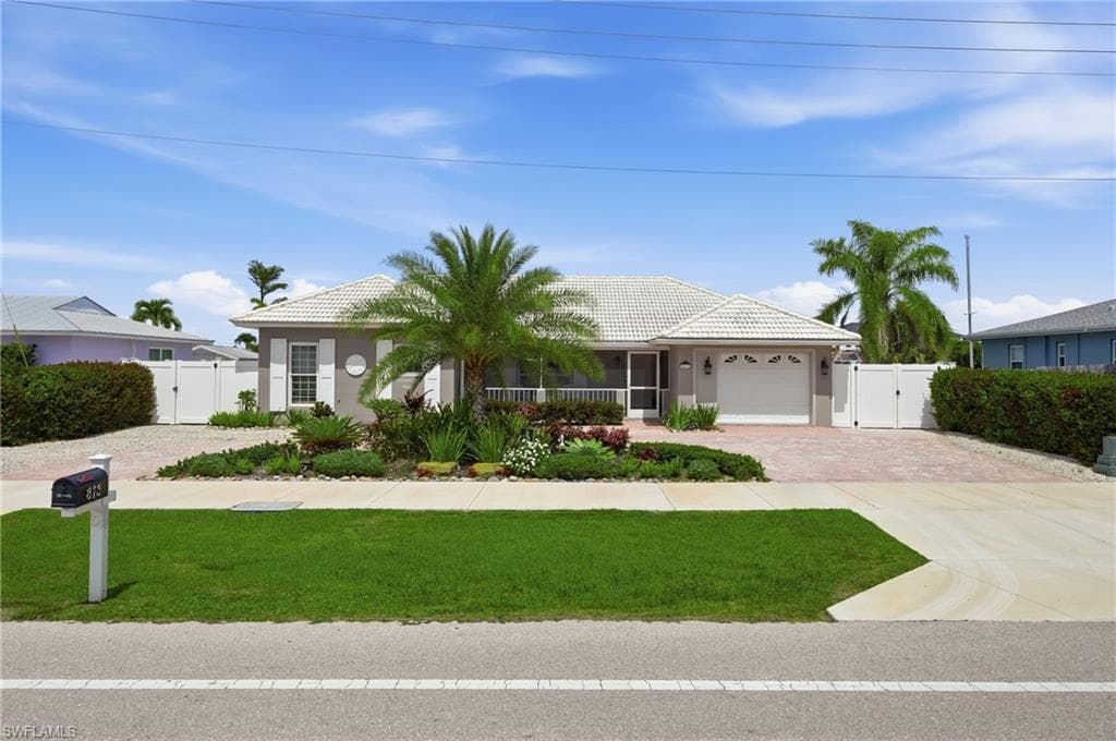 813 Barfield Dr, Marco Island, photo 2