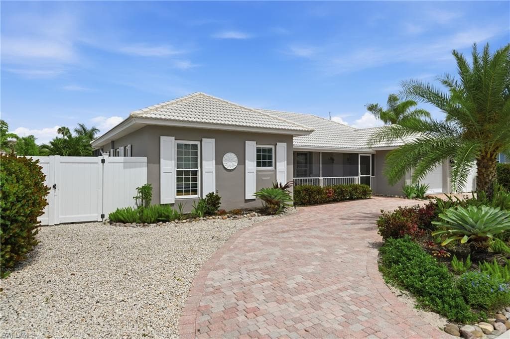 813 Barfield Dr, Marco Island