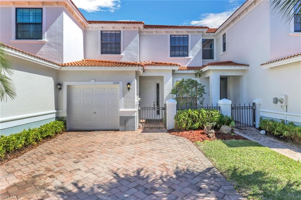 15243 Summit Place Cir #247, Naples