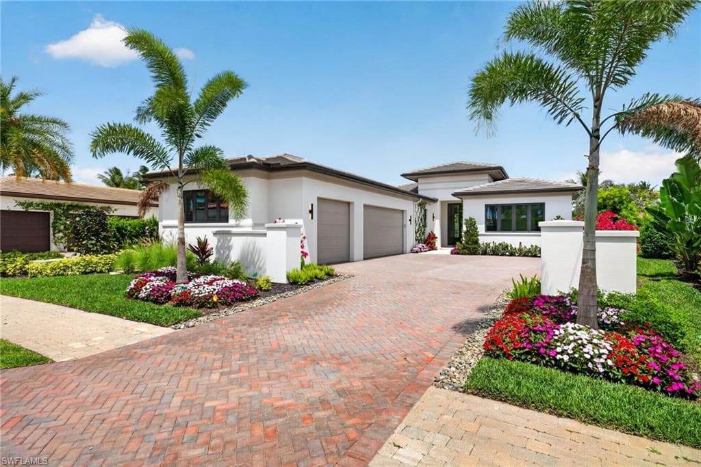 16736 Lucarno Way, Naples