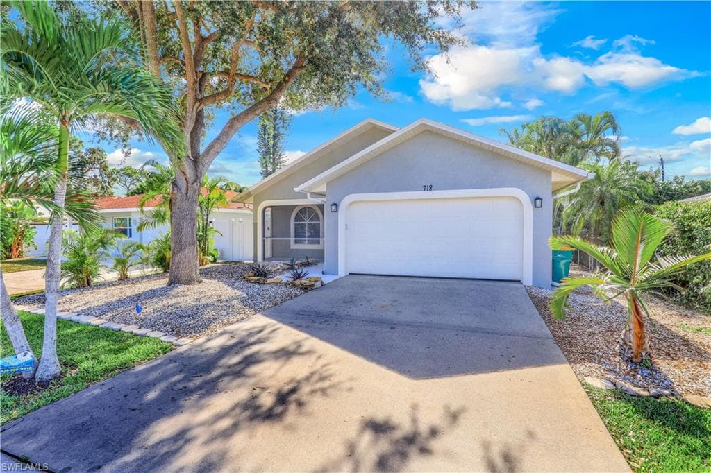 718 95th Ave, Naples
