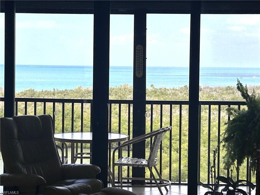 17 Bluebill Ave #803, Naples