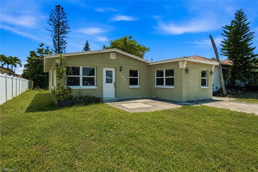 794 107th Ave, Naples