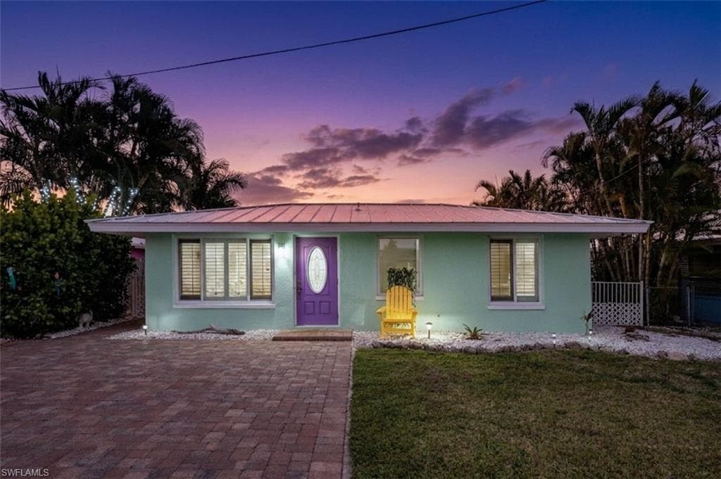2639 Bridgeview St, Matlacha