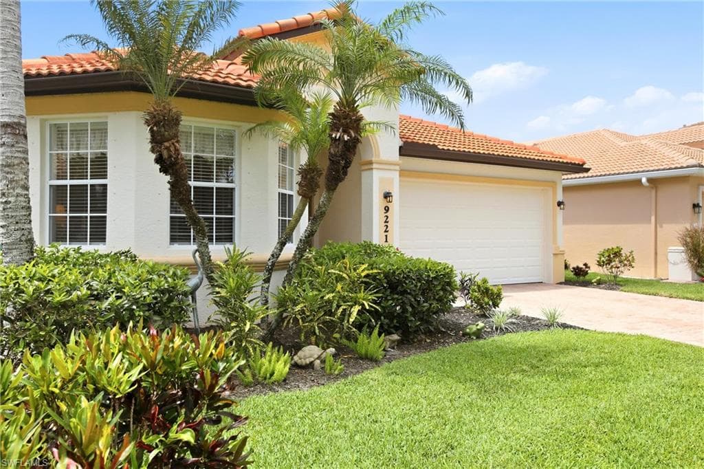 9221 Spanish Moss Way, Bonita Springs, photo 3