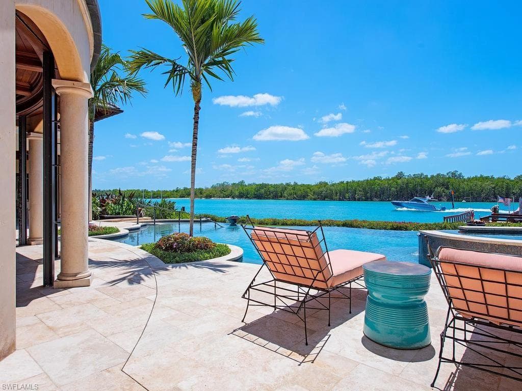 840 Admiralty Parade, Naples