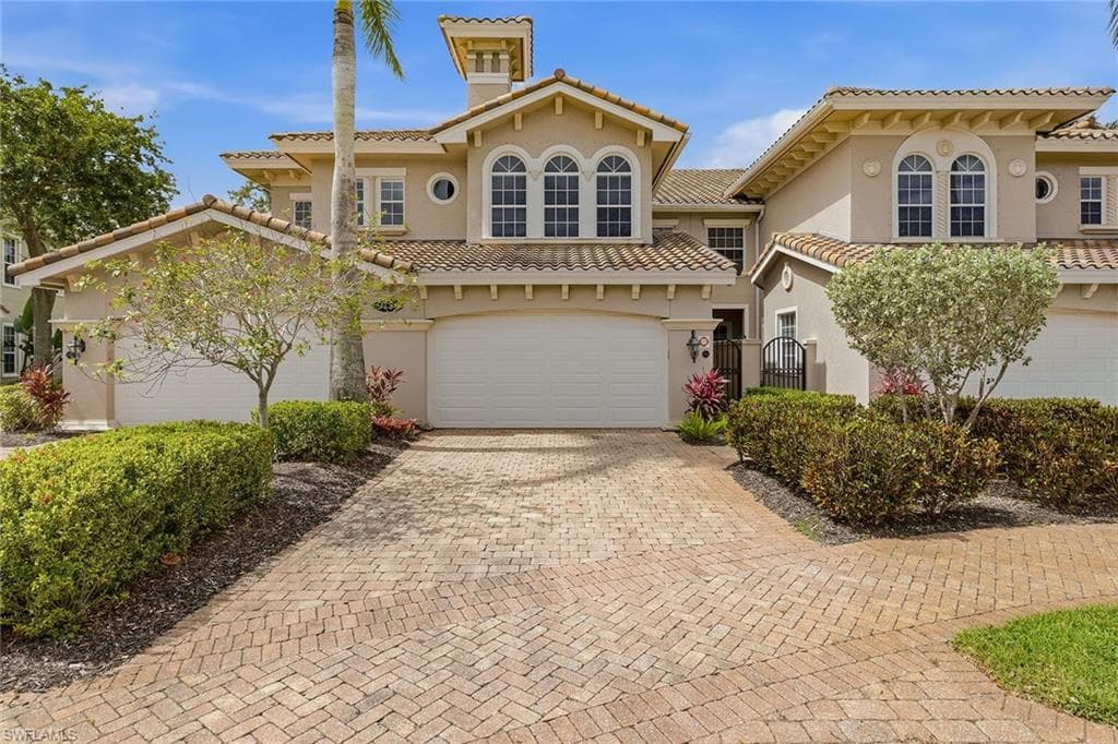 9154 Cherry Oaks Ln #101, Naples