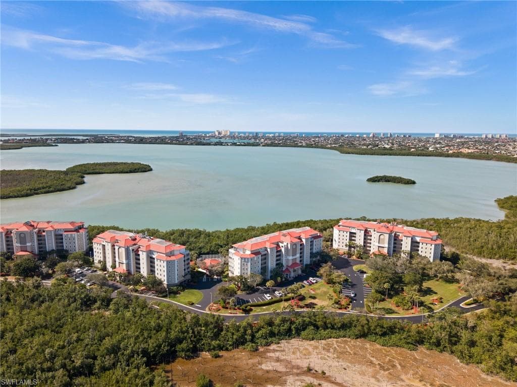 201 Vintage Bay Dr #b15, Marco Island