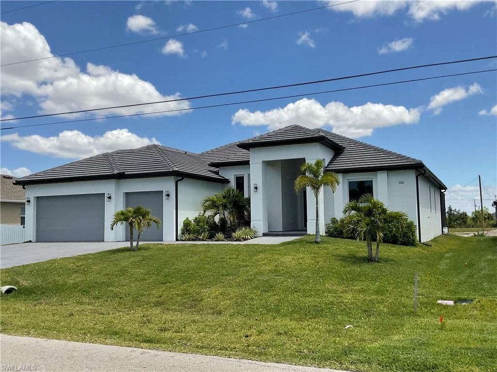 335 31st Pl, Cape Coral, photo 2