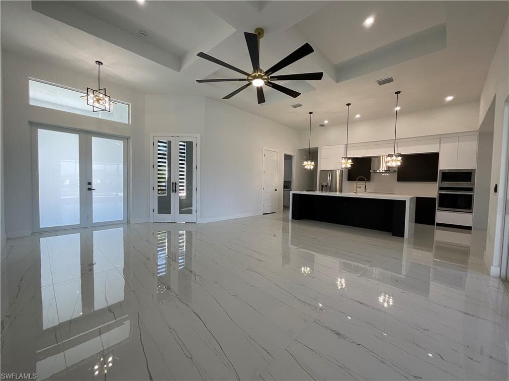 335 31st Pl, Cape Coral, photo 3