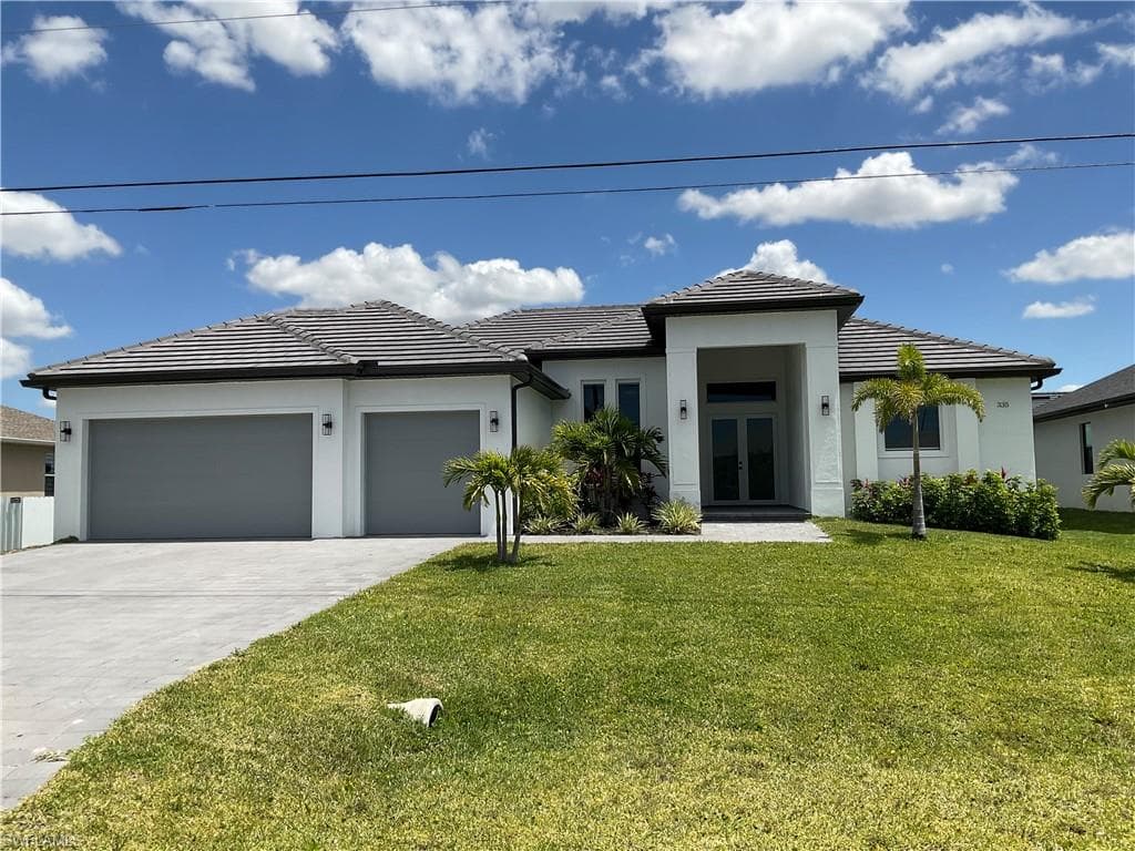 335 31st Pl, Cape Coral