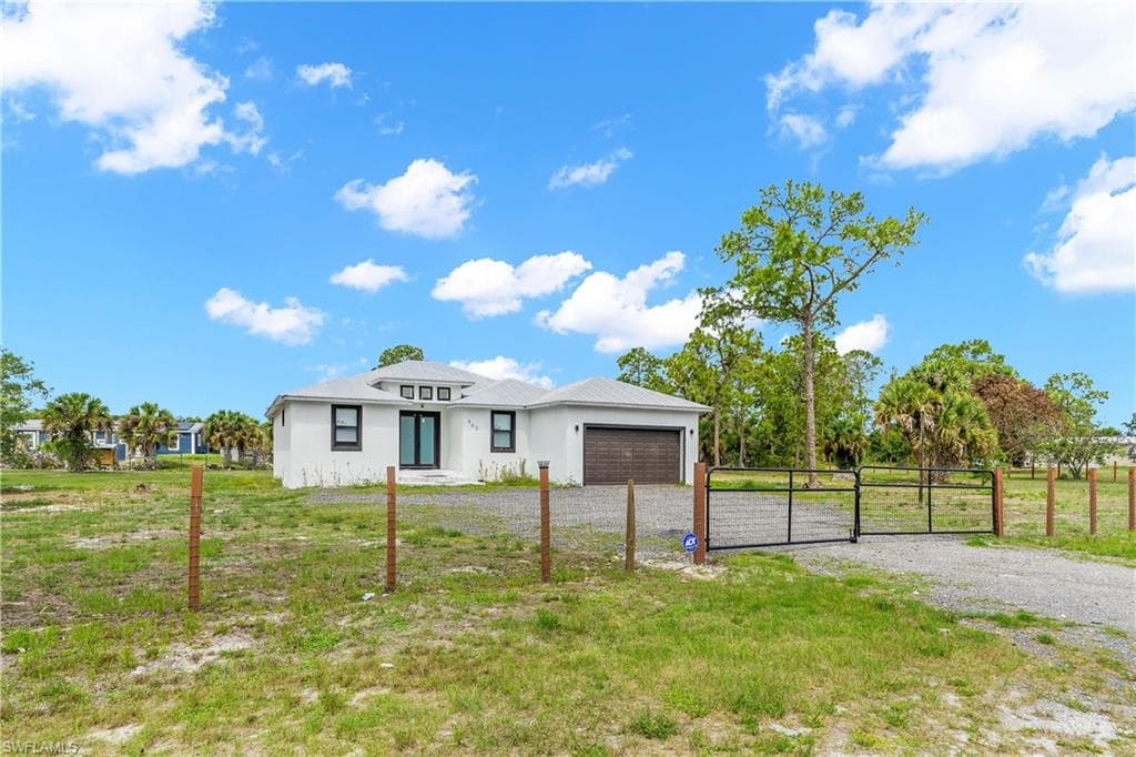 660 Zambria St, Clewiston, photo 2