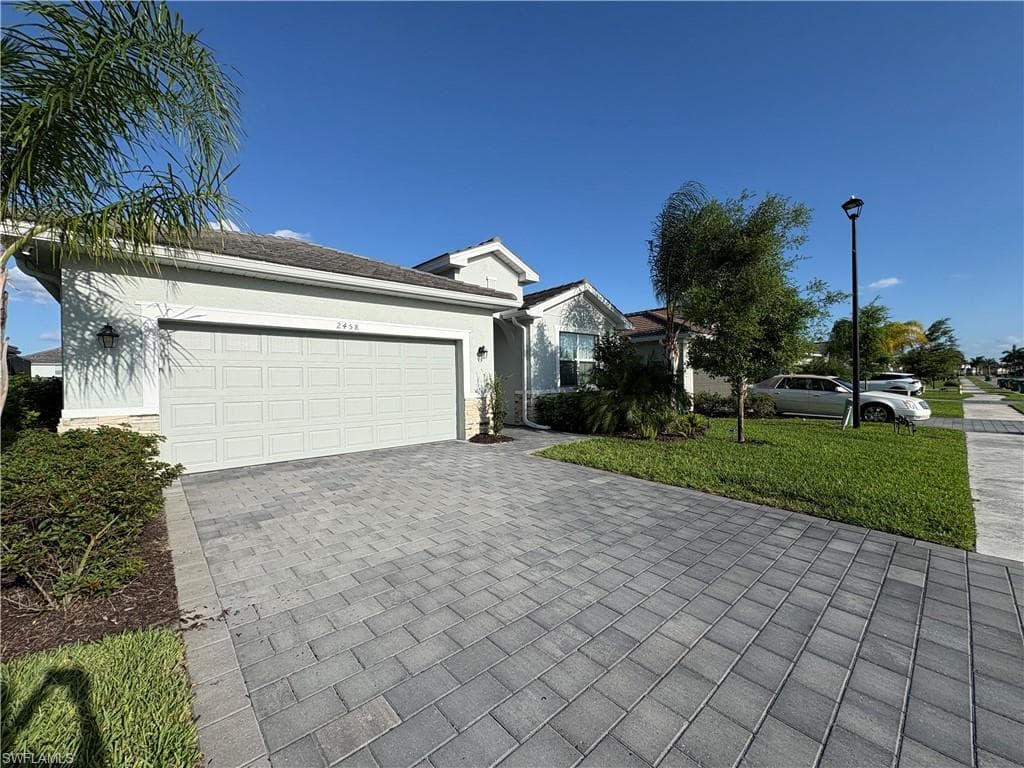 2458 Orchard St, Naples
