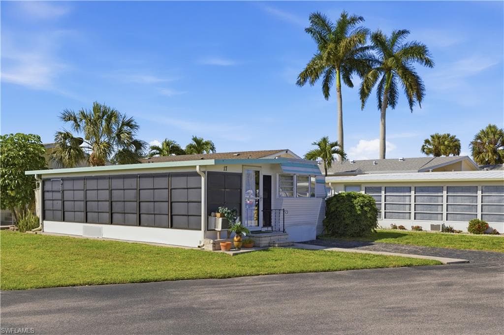 17 Jade Dr #17j, Naples