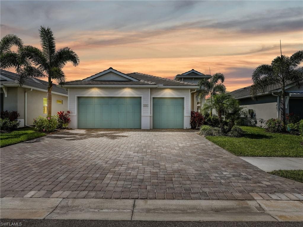 9288 Cayman Dr, Naples