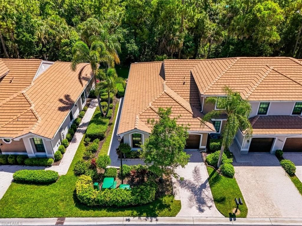 7550 Meadow Lakes Dr #4701, Naples, photo 2
